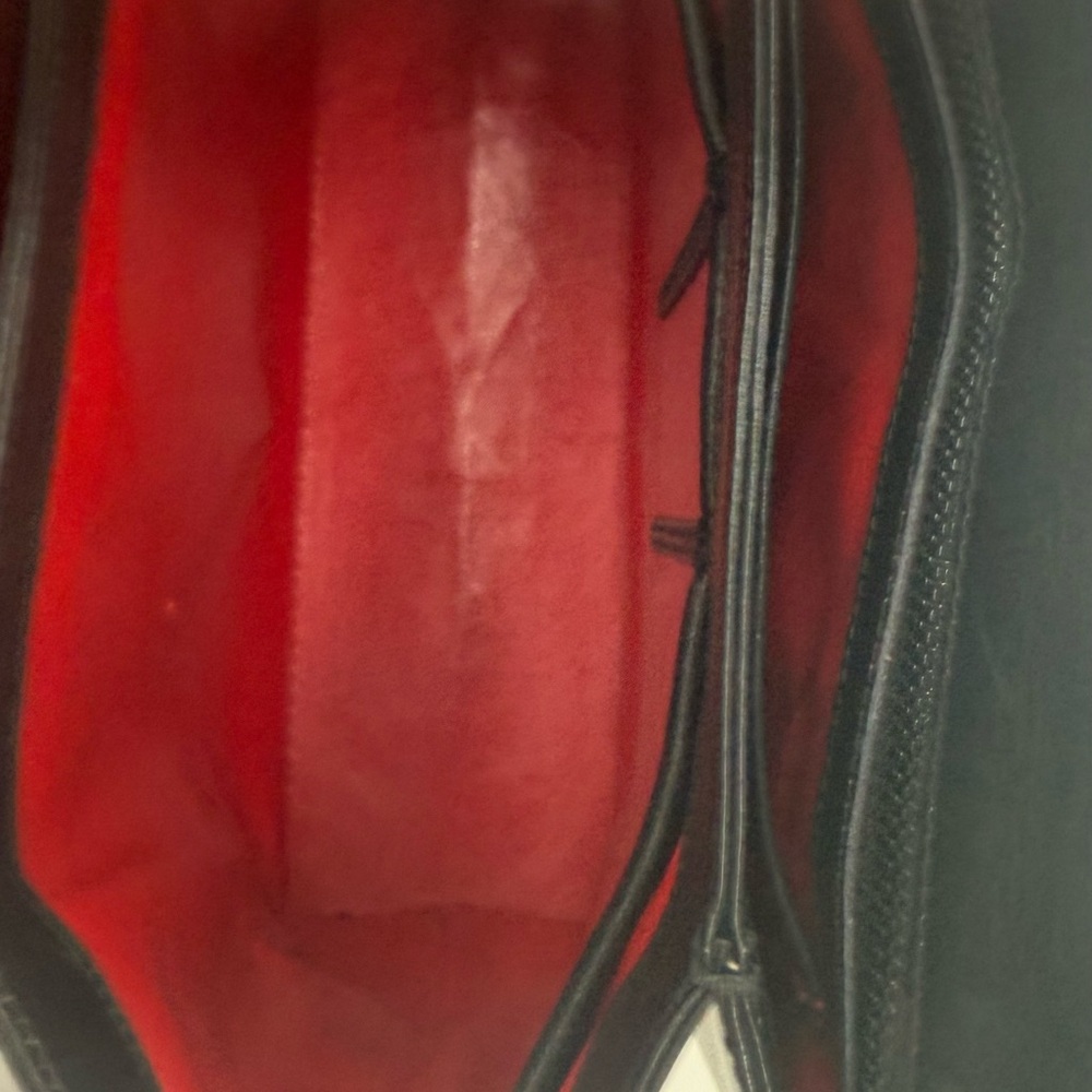 Elegant VINTAGE Gucci Black Leather Handbag. EUC mirror and pouch COA - Picture 10 of 14